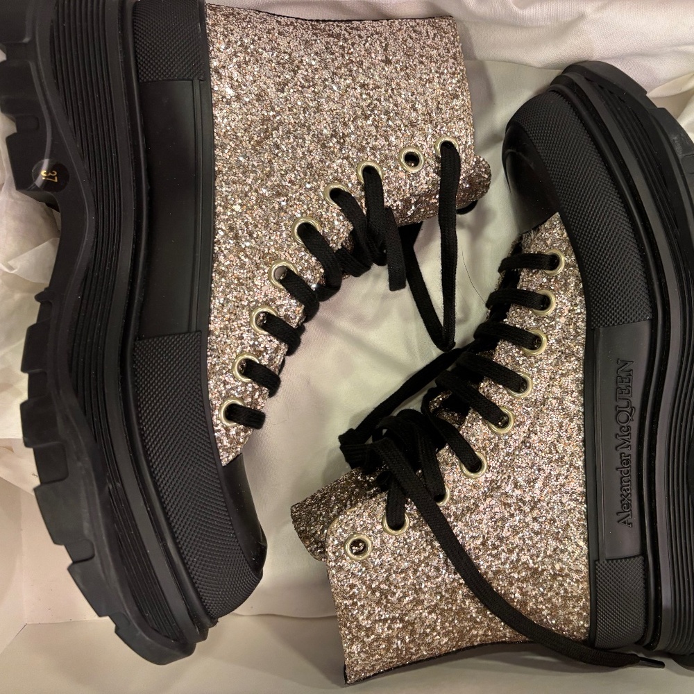 Alexander McQueen Tread Slick glitter boots Size 37